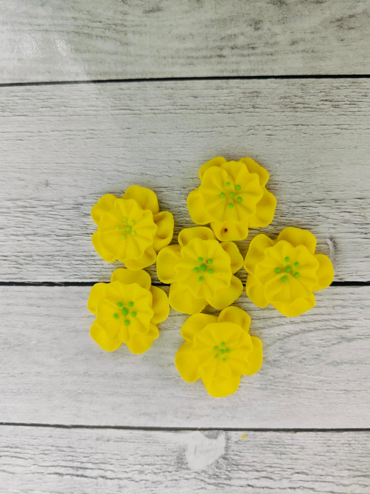 Mini Dainty Bess Sugar Flowers 6 Pack Yellow