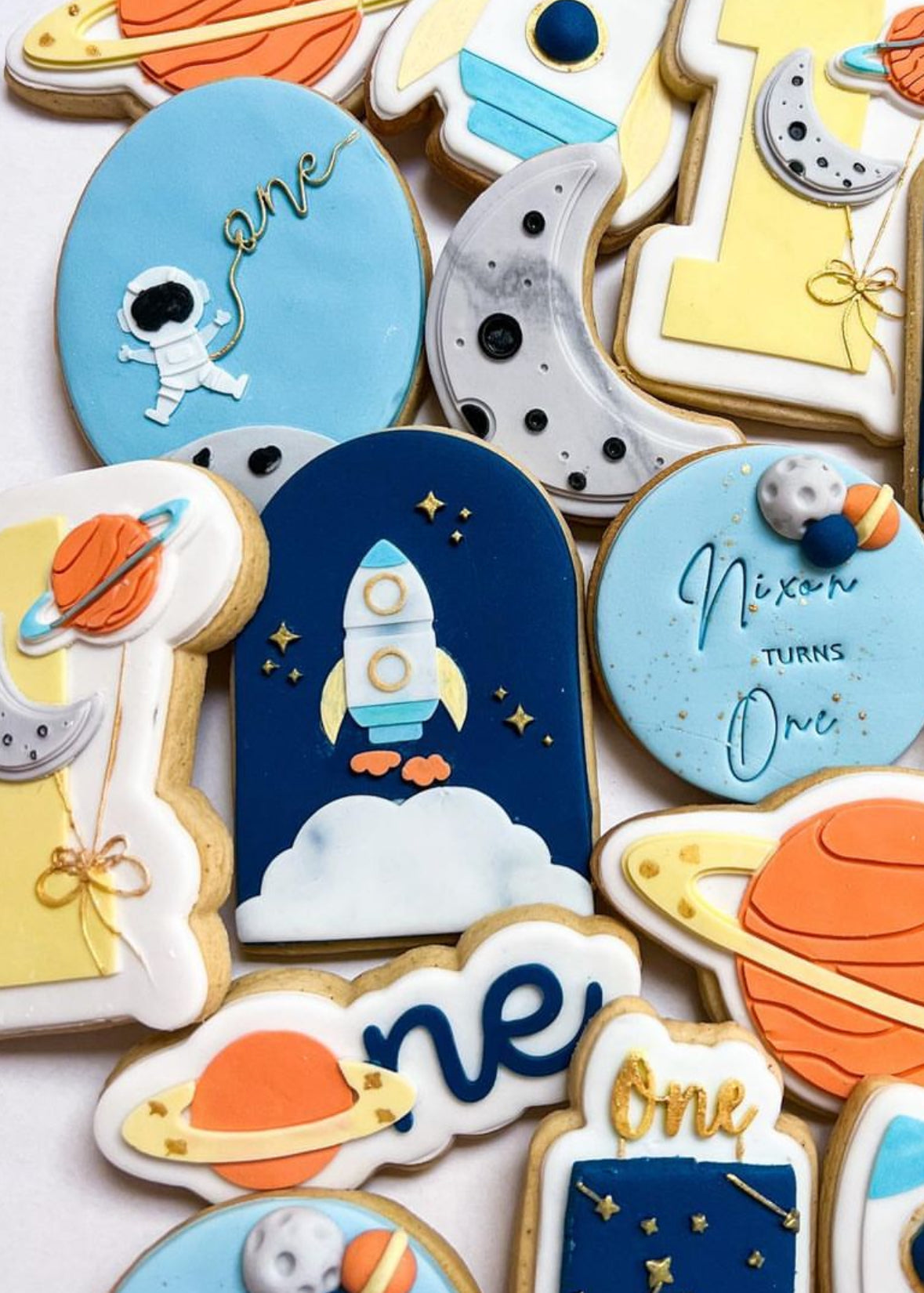 Boss Embossers - Cartoony Rocket in Arch Debosser and Cutter