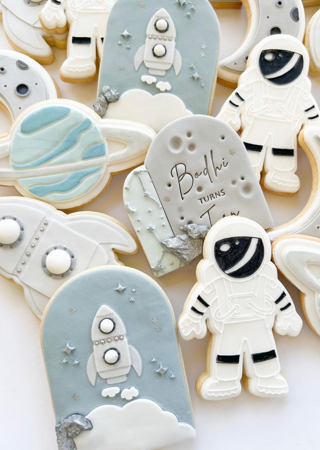 Boss Embossers - Cartoony Rocket in Arch Debosser and Cutter