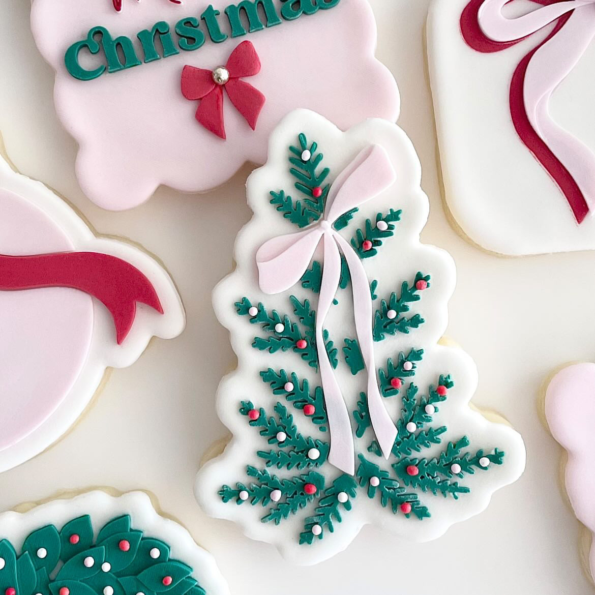 Boss Embossers - Detailed Christmas Tree with Long Delicate Bow Stamp and Cutter