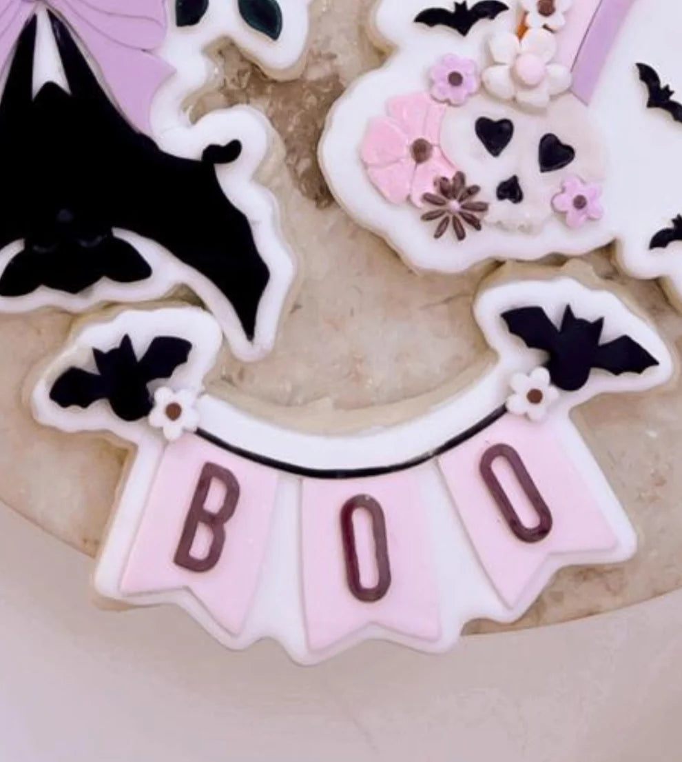 Boss Embossers - Halloween Banner - Boo Stamp and Cutter