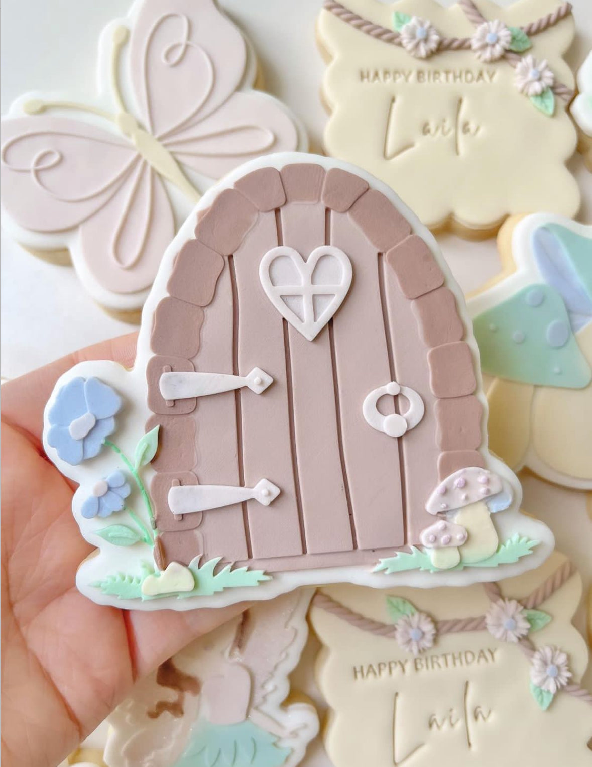 Boss Embossers - Fairy Door with Mushroom's Debosser and Cutter