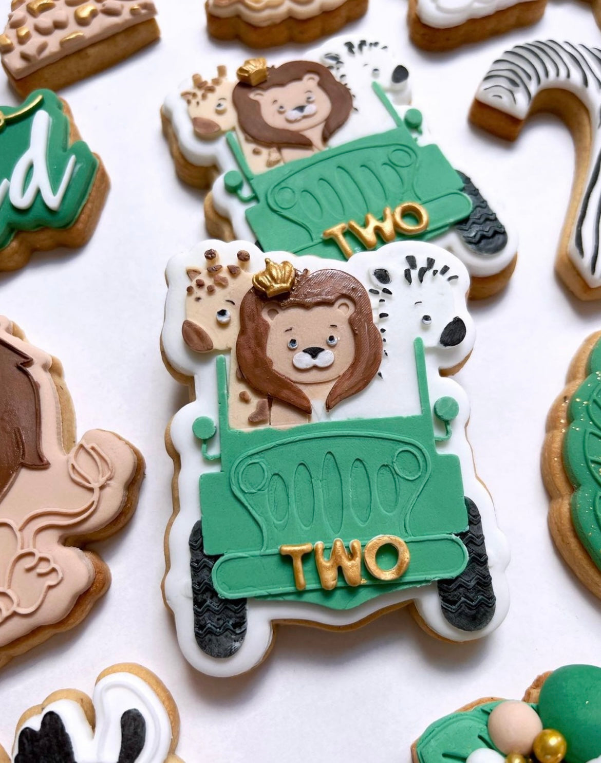 Boss Embossers - Safari Animals in Jeep Debosser and Cutter