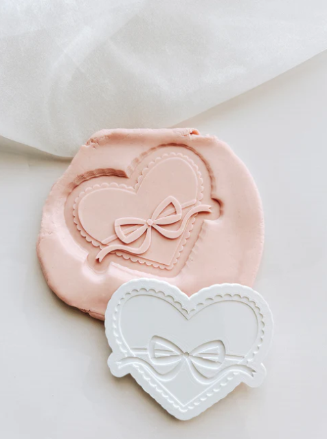 Boss Embossers - Scalloped Edged Heart with Bow Stamp and Cutter