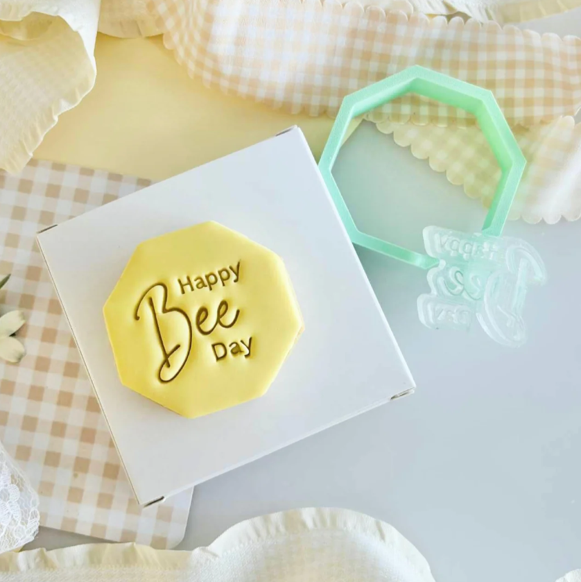Bento Minis Cutter and Embosser Set -Happy Bee Day (Hexagon)