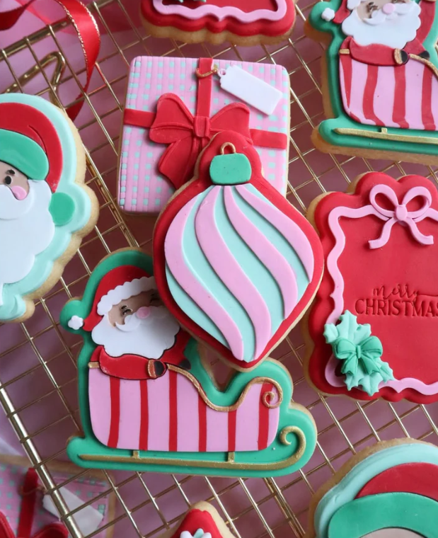 Boss Embossers - Simple Raised Swirl Bauble Debosser Stamp and Cutter