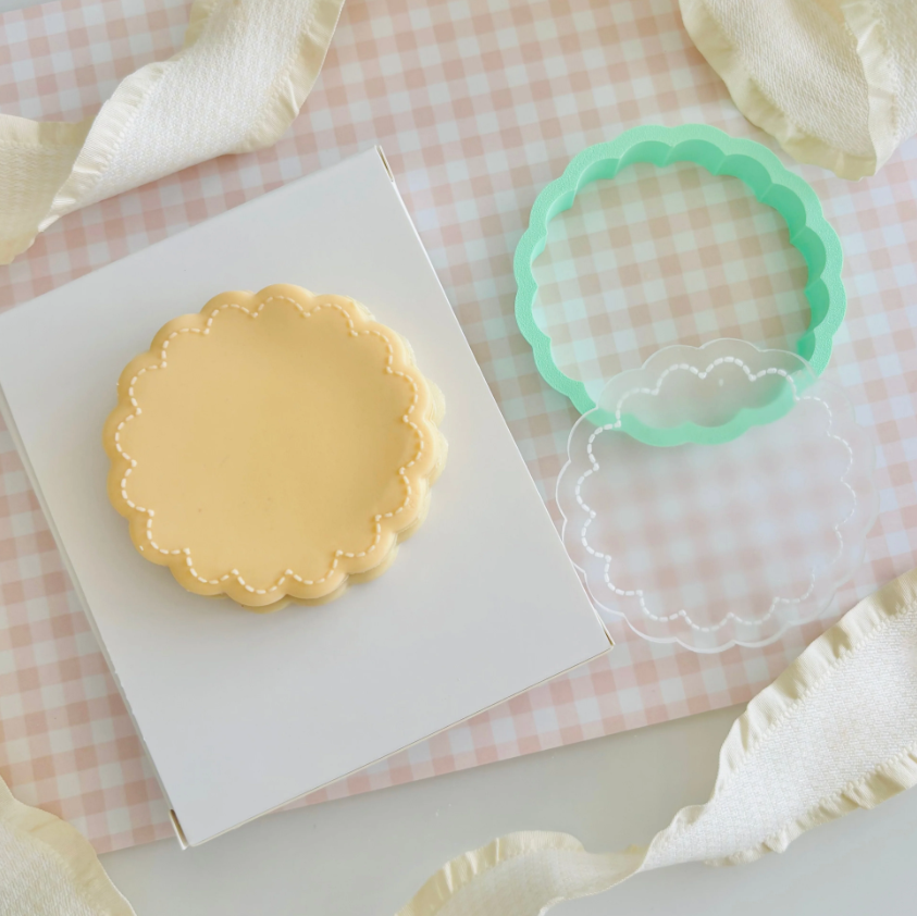 Stitched Scallop Circle Set (SweetP)