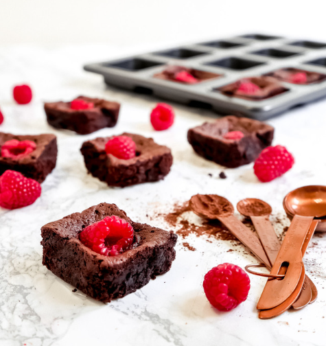 MasterCraft Heavy Base Square Brownie Pan 12 Cup