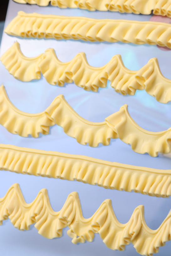 Loyal No.70 Ruffle Piping Tip