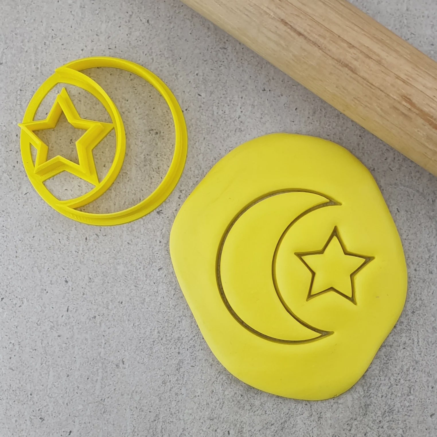 Custom Cookie Cutters Moon Crest & Star Cutter 70mm