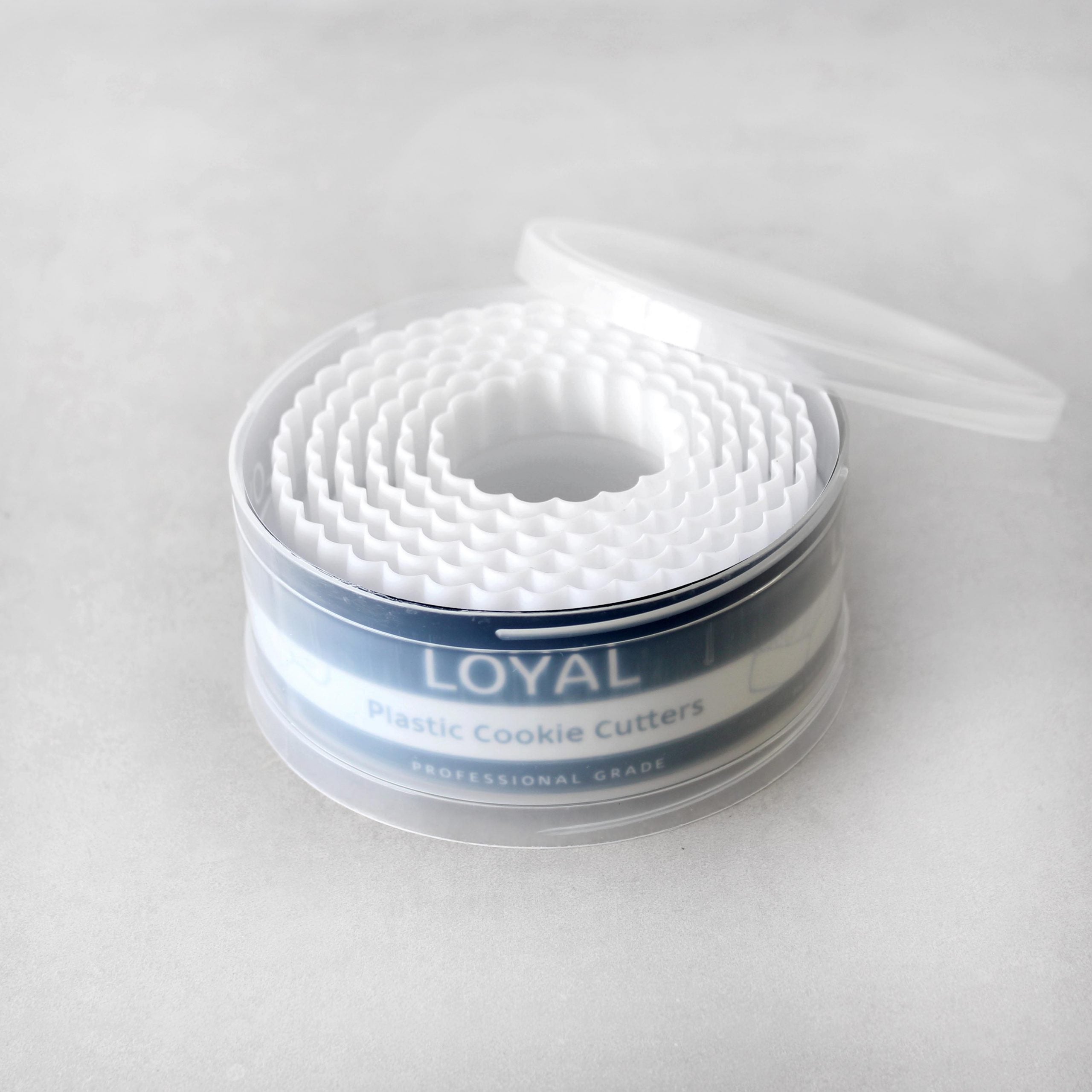 Loyal Plain/Scalloped Plastic Cutters Round Set of 6