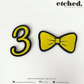 Etched Emma Bow Plaque and Number Set
